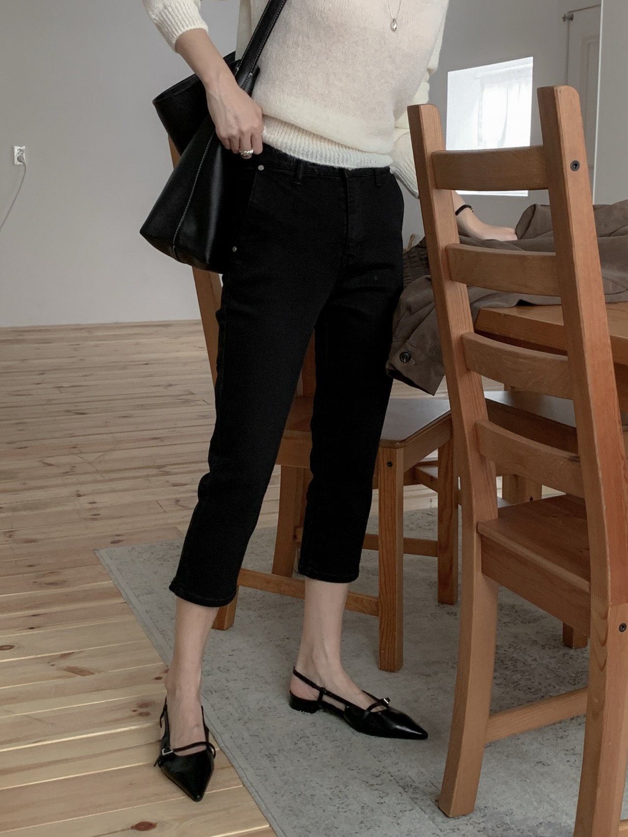 Black Straight-Leg Cropped Pants