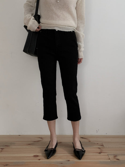 Black Straight-Leg Cropped Pants
